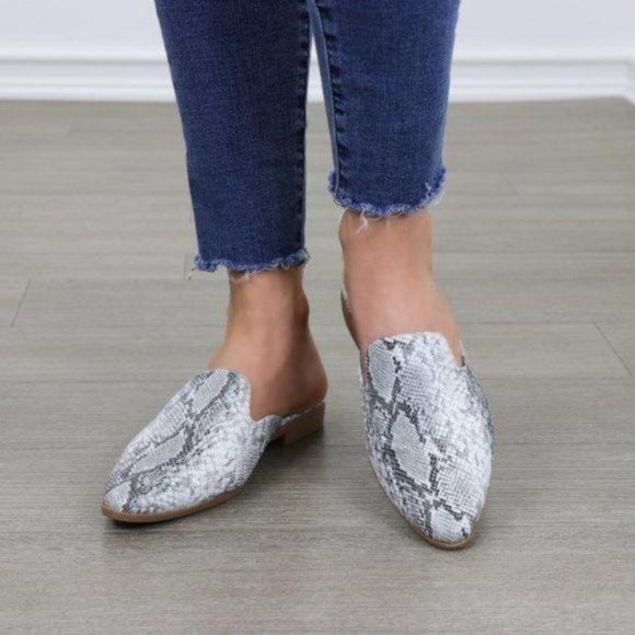 Snake Print Pointy Toe Slip On Mule Loafers - Picture 5 of 8